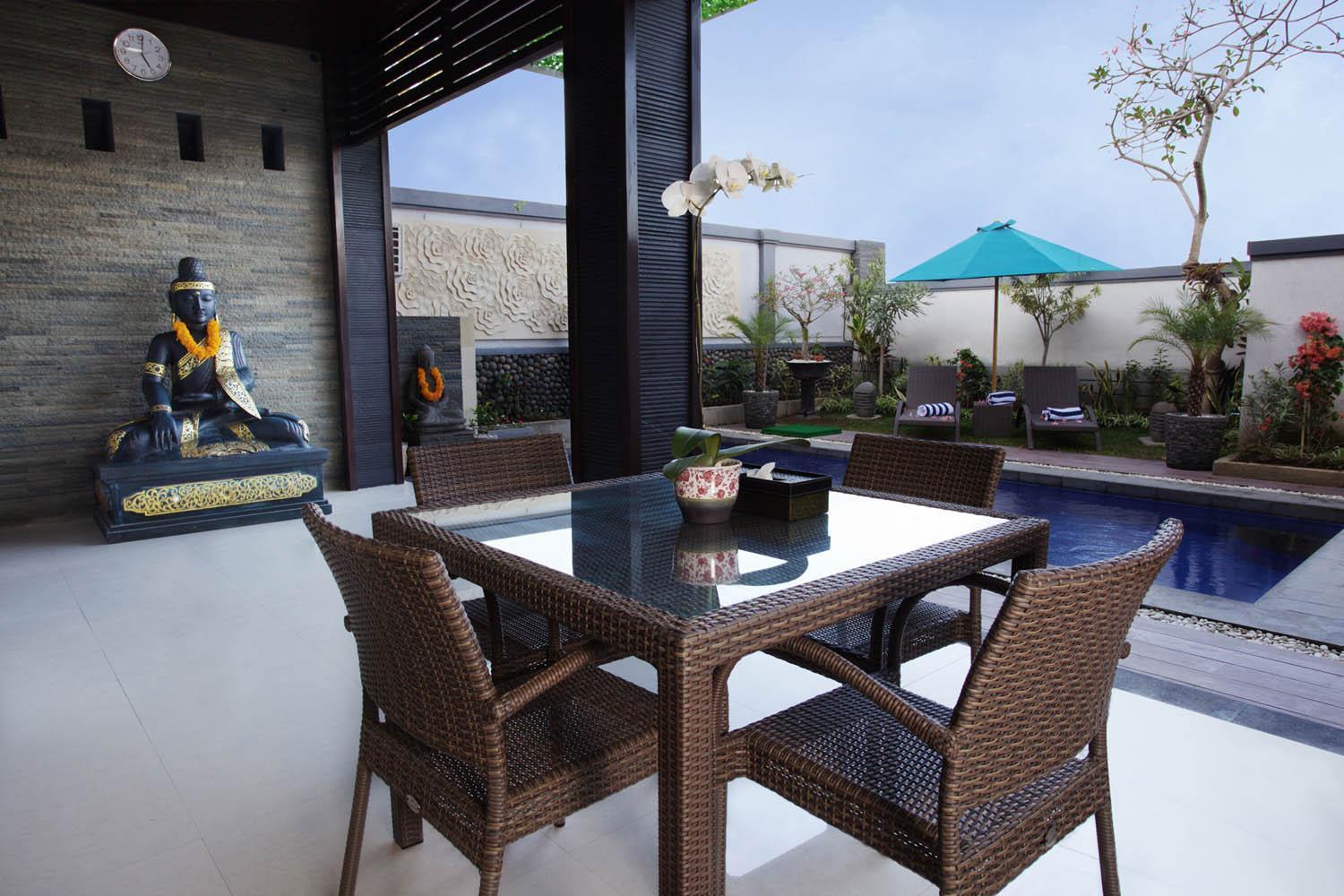 The Nakula Villas Kuta  Room photo