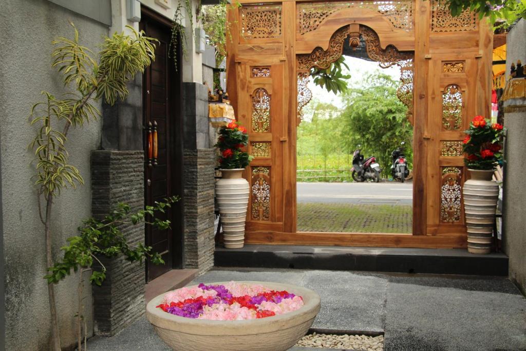 The Nakula Villas Kuta  Room photo